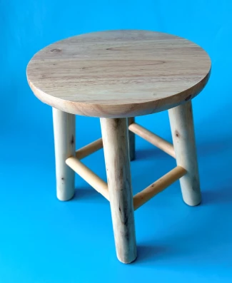 صندلی چوبی وسایل خانه